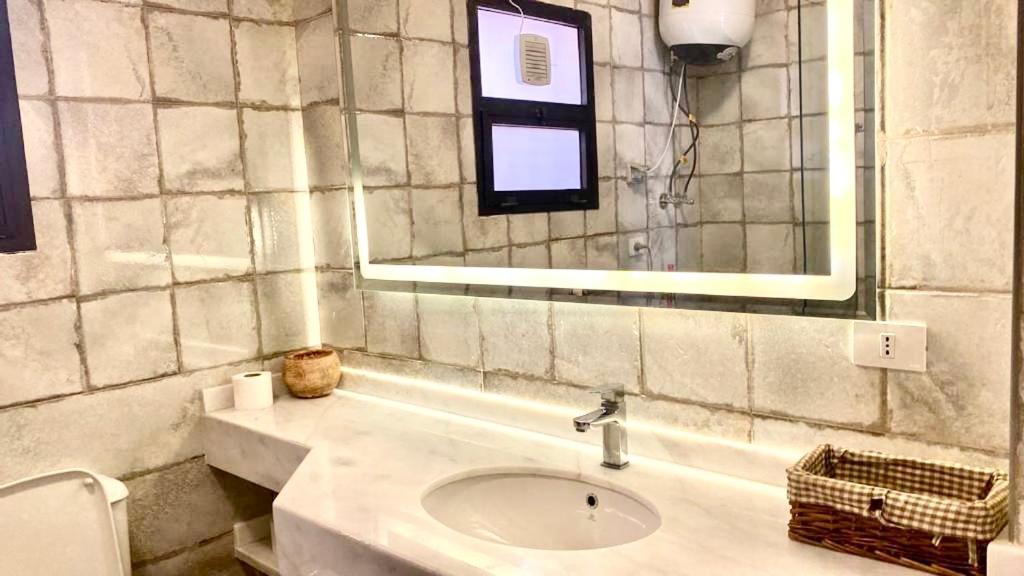 Luxurious 3 Bedroom Rustic Apartment Overlooking Huge Garden - For Families And Couples Kairo Bagian luar foto