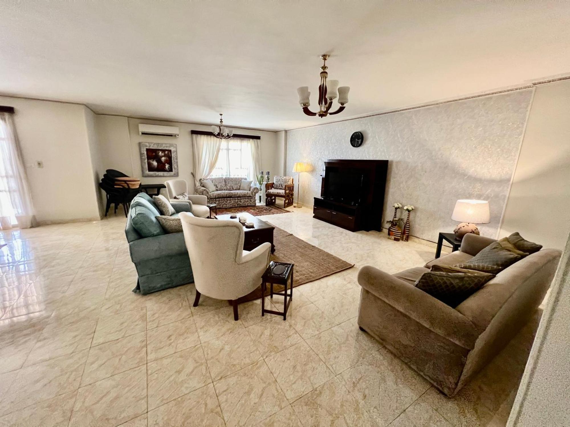 Luxurious 3 Bedroom Rustic Apartment Overlooking Huge Garden - For Families And Couples Kairo Bagian luar foto